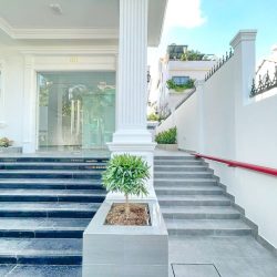 CHO THUÊ BIỆT THỰ NGUYỄN THỊ THẬP HIMLAM - 180TR/TH