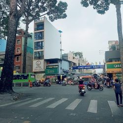 Nhà mặt tiền 2 Tầng Gía Cực Rẻ, kinh doanh rất sầm uất Quận 10, đường Nhật Tảo