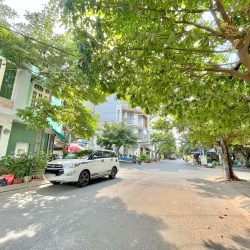 Bán nhà mặt tiền 8x28 nở hậu 12m đường số Quận 7