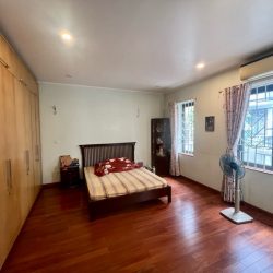 Bán nhà lạc trung 4 tầng phân lô vỉa hè ô tô kinh doanh văn phòng hai bà trưng