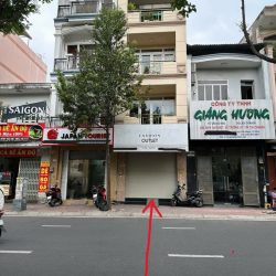 Cần bán gấp nhà Mặt tiền DT 4m x 13.5 (nở hậu 4m50)