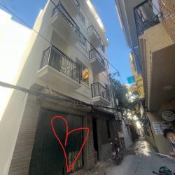 Phố Việt Hưng 10 tỷ thang máy,50m sổ đỏ Long Biên