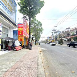 TUYỆT PHẨM nhà 3 Tầng có Garage Ô tô. Gần ngã 3 Lý Thường Kiệt và Trần Ngọc Giải