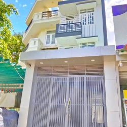 Bán nhà 2L, 3PN mặt tiền Phạm Hữu Lầu Q7