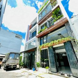 Nhà phát mãi,8tỷ xíu đang có thu nhập 450triệu 1 năm gần đường CMT8 nhà 80m2 5 tầng