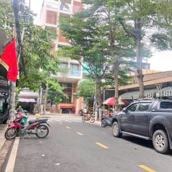 Bán đất mặt tiền sát cạnh Phú Mỹ Hưng đường số Quận 7