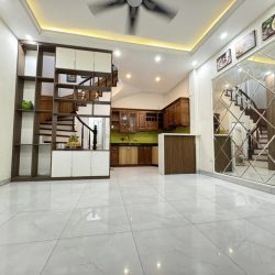 Bán nhà riêng, FULL NỘI THẤT ngõ Vương Thừa Vũ, 5 Tầng, MT 4,8m, Giá 6,8 Tỷ