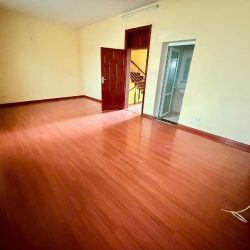 Bán nhà tây kết 5 tầng ngõ to hơn phố ô tô dừng đỗ kinh doanh hai bà trưng