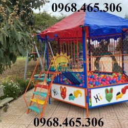 Nhà banh sắt ngoài trời trẻ em có mái che