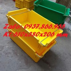 Thùng được làm từ nhựa HDPE hoặc PP nguyên sinh, có độ bền cao, khả năng chịu lự