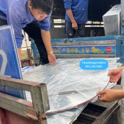 Sản xuất và cung cấp biển báo giao thông phản quang và trụ