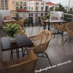 Ghế chân sắt cafe mây tre