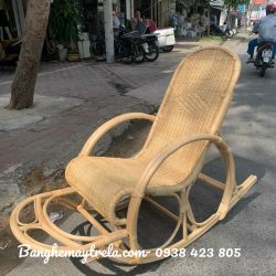 Ghế bập bênh mây đan kín