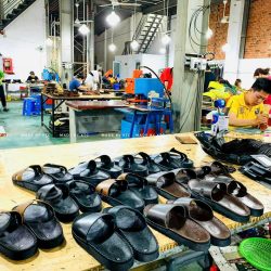 Xưởng Chuyên Sản Xuất Dép Da Thật Sỉ Toàn Quốc