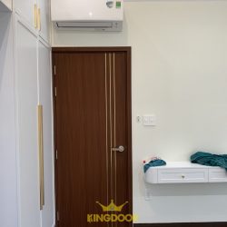 Cửa Nhựa Composite Lắp Đặt Nhanh Chóng