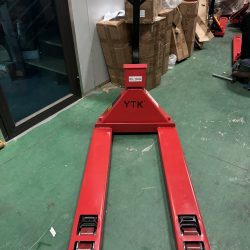 Xe nâng tay thấp 2,5T càng rộng