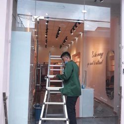 Cửa kính tại biên hòa - Mẫu kính trong suốt