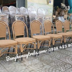 Ghế mây đan nhựa chân sắt