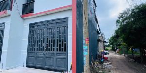 Nhà mặt tiền đường lớn 4m chủ bán ngộp 4x10 515tr gần Vinhomes Hóc Môn