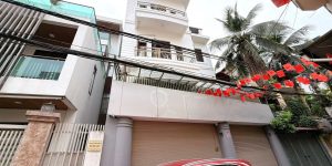 Bán nhà Đức Giang Long Biên 10 tỷ 60m Sổ đỏ,ô tô đỗ cửa
