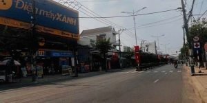 NHÀ HẺM XE HƠI GÂN LOTTE MART  BÌNH DƯƠNG DIỆN TÍCH 200,7M2 GIÁ 3TY800