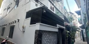 Bán nhà  60m2 -  Ngang 4m nở hậu 4.4m - 7PN - căn góc thoáng gần chợ Phạm Văn
