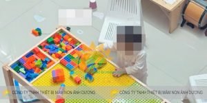 Bàn xếp lego trẻ em, bàn chơi lego cho bé bằng gỗ