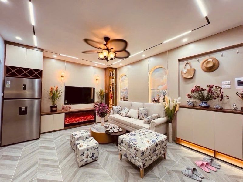 ban-nha-mai-dong-4-tang-long-lanh-noi-that-5-lo-goc-o-to-tranh-kinh-doanh-hm