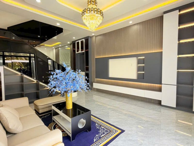 nha-lau-tan-co-dien-2-tang-mat-tien-nhua-gan-kcn-tan-huong-
