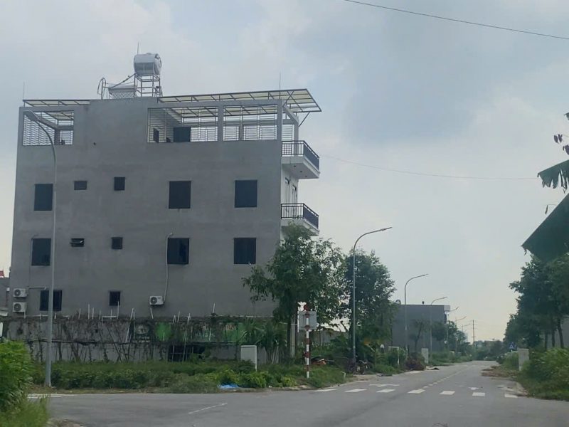 chinh-chu-gui-ban-lo-dat-dep-vi-tri-tiem-nang-dau-tu-sinh-loi