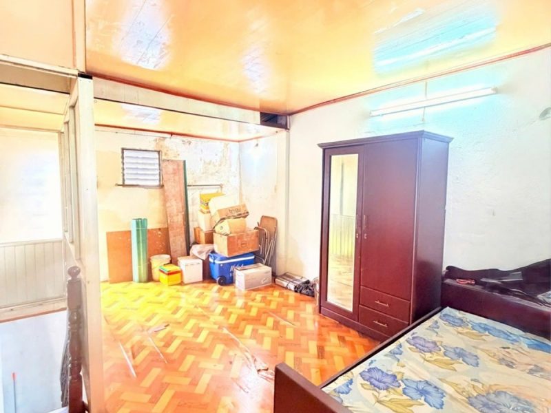 nha-hem-xe-hoi-gan-cho-ba-hoa-tiep-giap-bay-hien-thuan-tien-di-chuyen