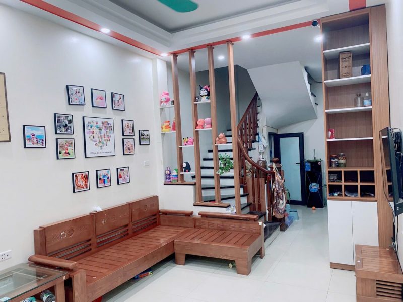 -chinh-chu-ban-nha-5-tang-ngay-vincom-vuon-nhat-dai-mo-ha-noi