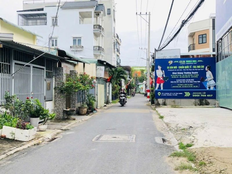 hot-hot-chinh-chu-can-ban-nha-cap-4-gom-4-phong-tro-goc-2-mat-tien-tai-duong