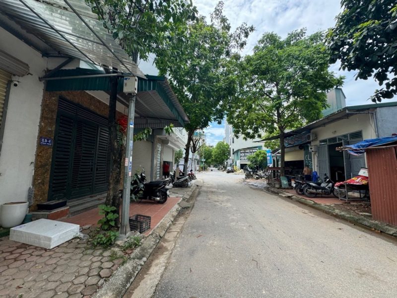 ban-gap-ngoc-thuy-phan-lo-12-ty-60m-o-to-do-long-bien