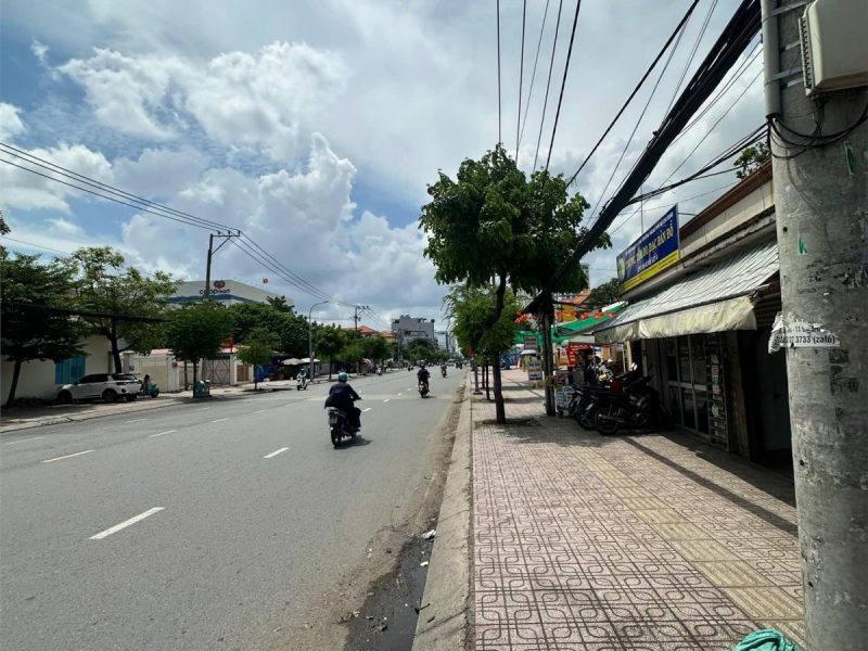 ban-nha-mat-tien-huynh-tan-phat-phuong-phu-thuan-quan-7