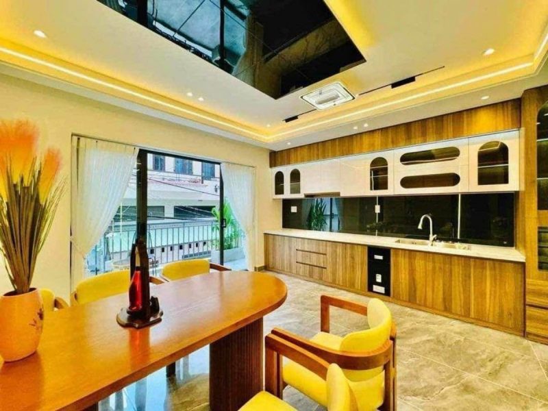 pho-viet-hung-10-ty-thang-may-50m-so-do-long-bien