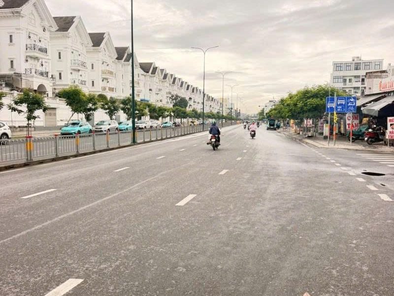ban-nha-2-mat-tien-duong-quang-ham-giao-nguyen-thai-son-5x28m-3-tang-so