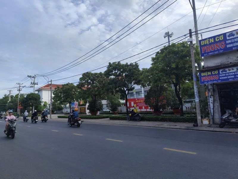 ban-nha-mat-tien-to-ky-gan-nguyen-anh-thu-thuoc-q12-25x25m-cap-4-tien