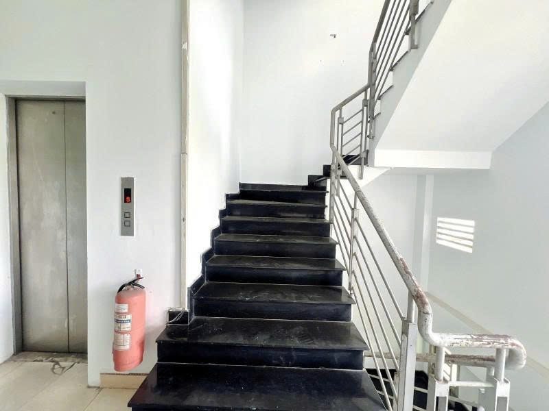 ban-nha-2-mat-tien-bach-dang-ngay-cv-gia-dinh-4x22m-8-tang-12pn-chao