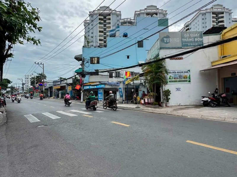 ban-nha-2-mat-tien-thoai-ngoc-hau-gan-nguyen-son-7x29m-6-tang-45-chdv-ha
