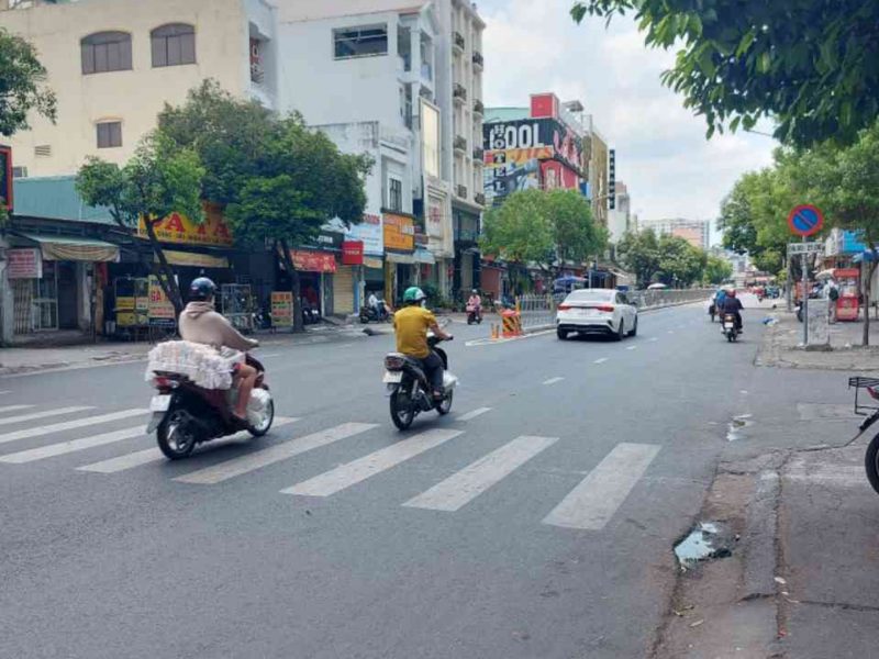 chu-dinh-cu-can-ban-gap-nha-mat-tien-nuyen-son-kinh-doanh-sam-uat-tan-phu-6