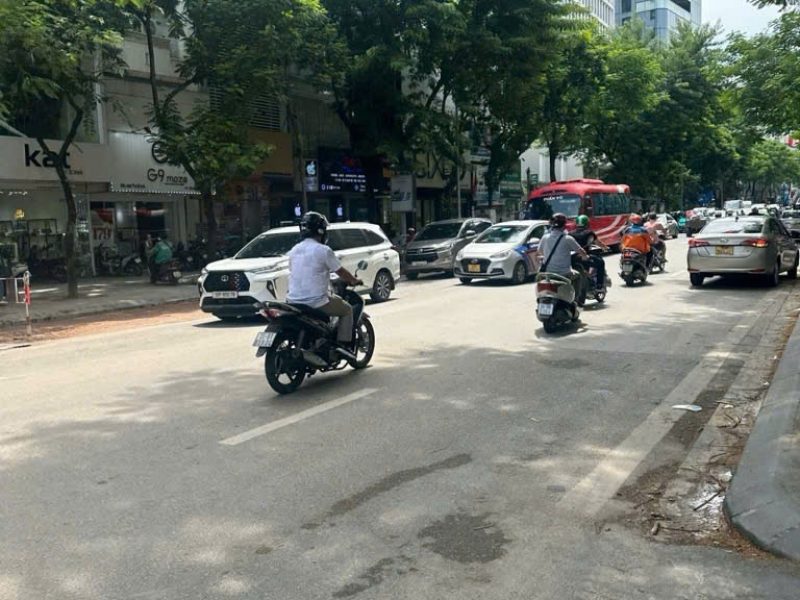 ban-123m-thai-ha-tang-nha-o-to-tranh-kinh-doanh-dong-da