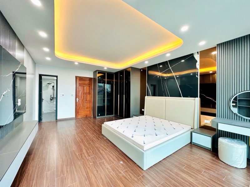 ban-sieu-pham-nha-linh-nam-6-tang-thangmay-long-anh-oto-tai-dung-do-kd-hoang-mai