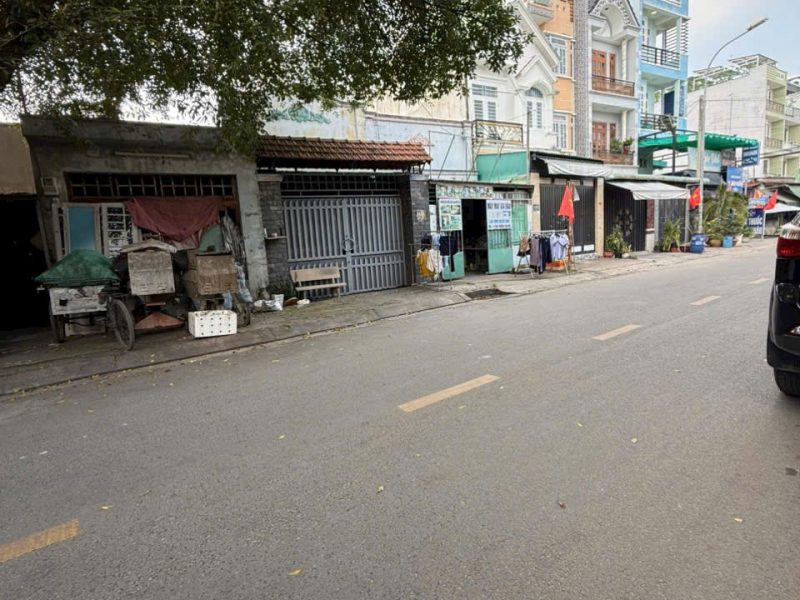 nha-mat-tien-kinh-doanh-buon-ban-sam-uat-tran-thi-he-hiep-thanh