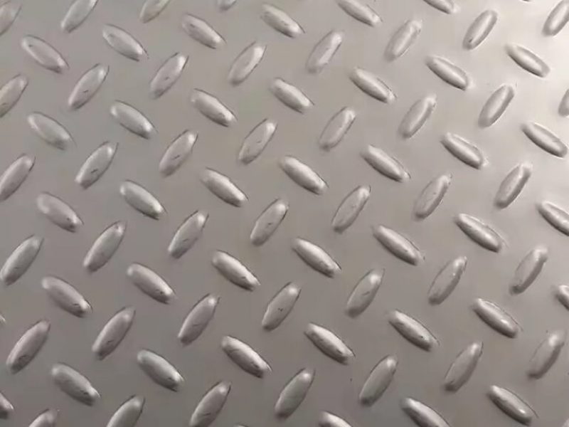 tam-inox-dap-gan-unicosteel