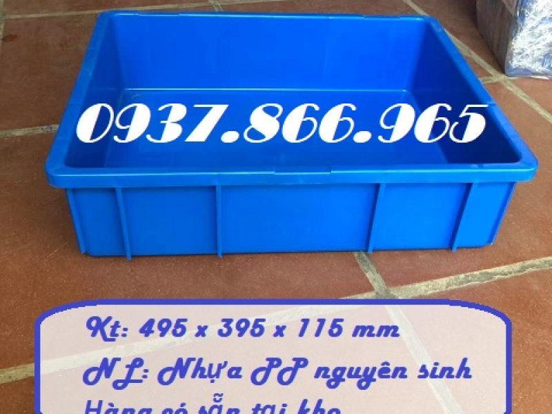 ban-thung-co-khi-tai-ha-noi-song-nhua-dung-trong-nha-xuong-thung-nhua-trong-ra