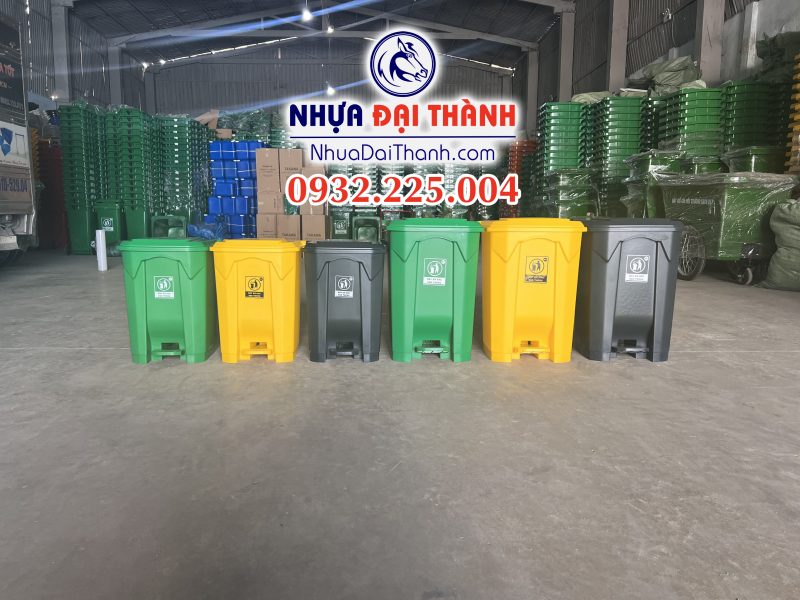 thung-rac-dap-chan-30-60-90-lit-mau-moi-nhua-dai-thanh