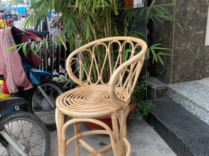 ghe-quay-bar-may-tre