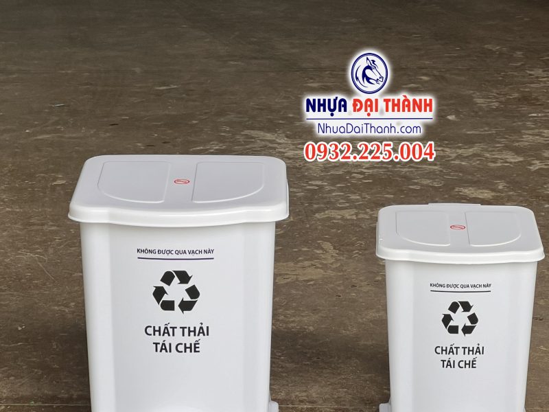 thung-rac-y-te-dan-decal-logo-y-te-mien-phi-