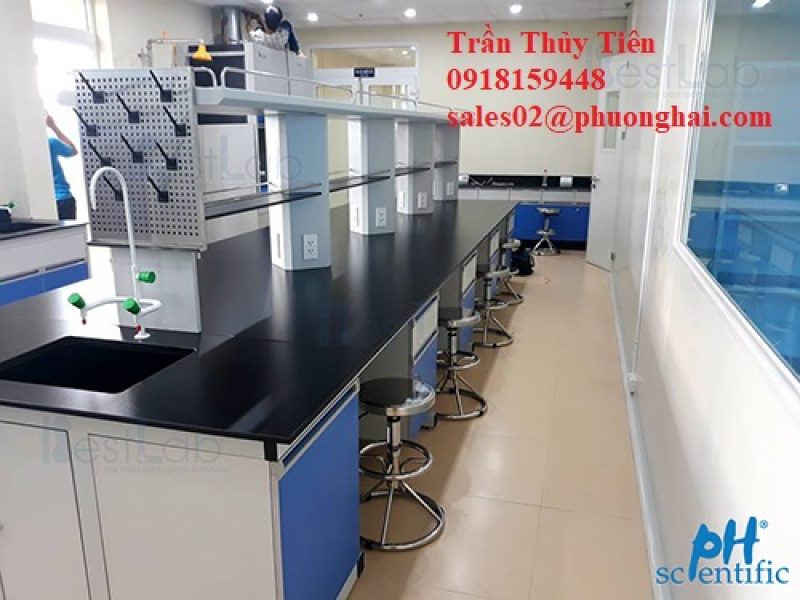 ban-thi-nghiem-trung-tam-ap-tuong-nen-tang-cho-mot-phong-lab-hieu-qua